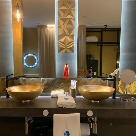 Mamma Mia Boutique - Only Adults 3*