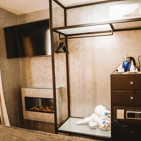 Mamma Mia Boutique - Only Adults