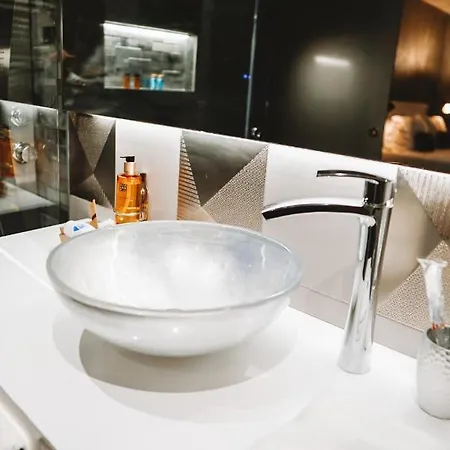 Mamma Mia Boutique - Only Adults