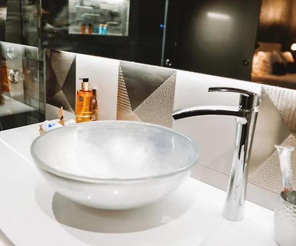 Mamma Mia Boutique - Only Adults