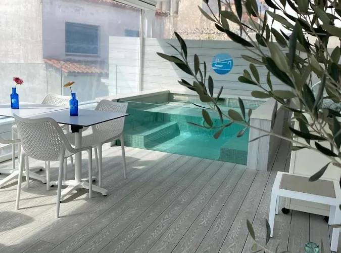 Mamma Mia Boutique - Only Adults