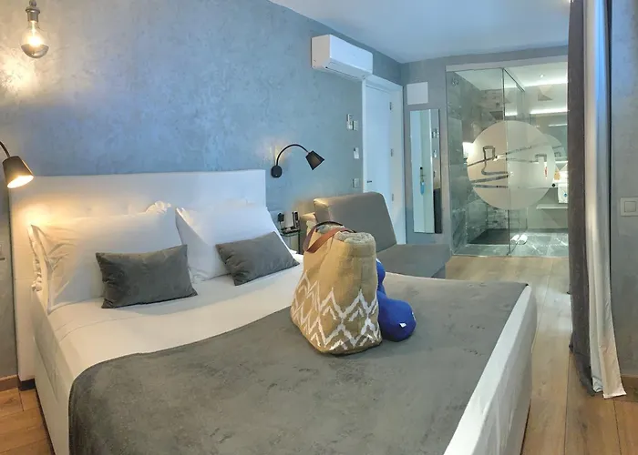 Mamma Mia Boutique - Only Adults 3*